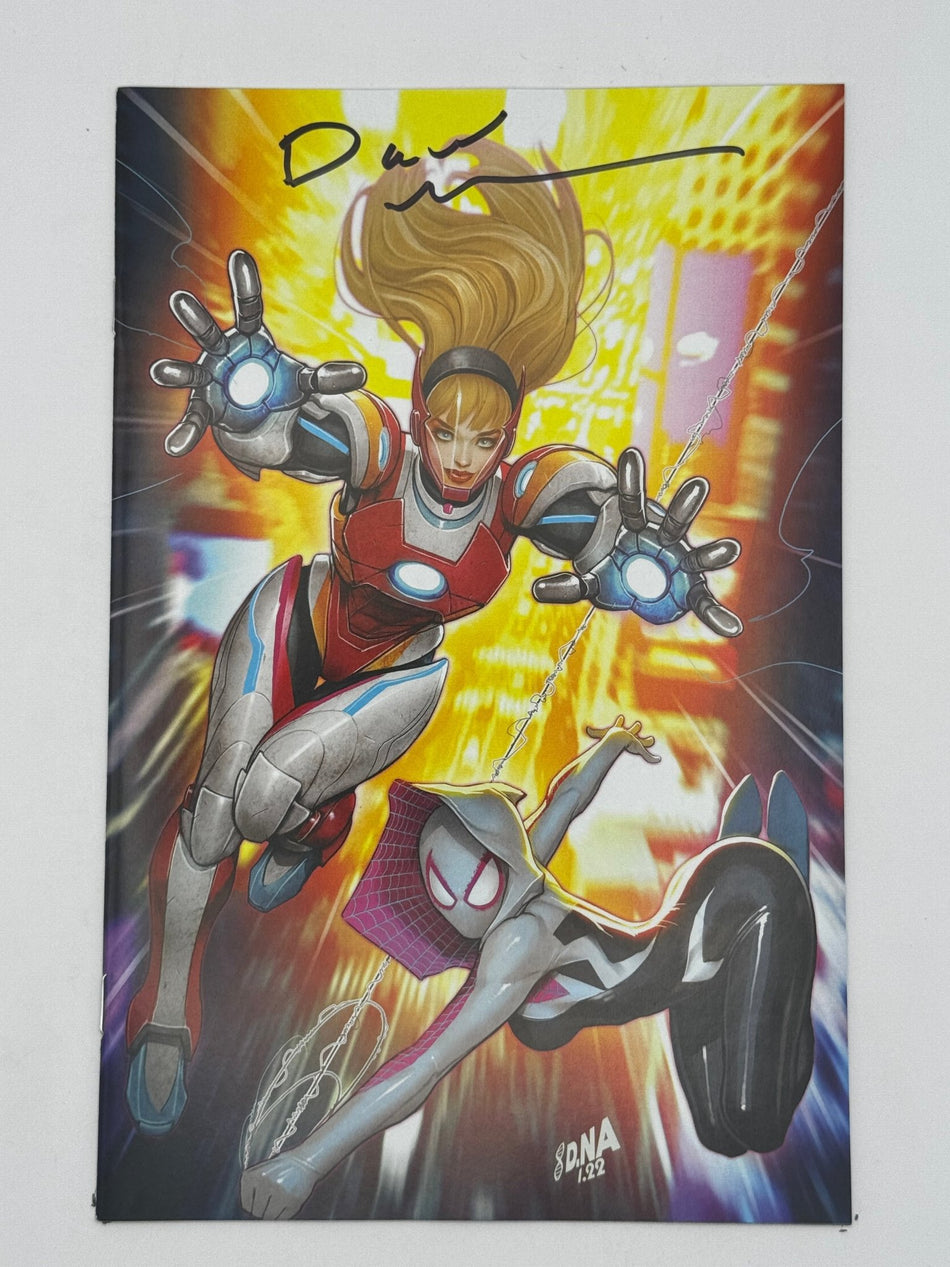 [Signed by David Nakayama] SPIDER - GWEN: GWENVERSE 4 Virgin DAVID NAKAYAMA Exclusive VAR - East Coast Comics