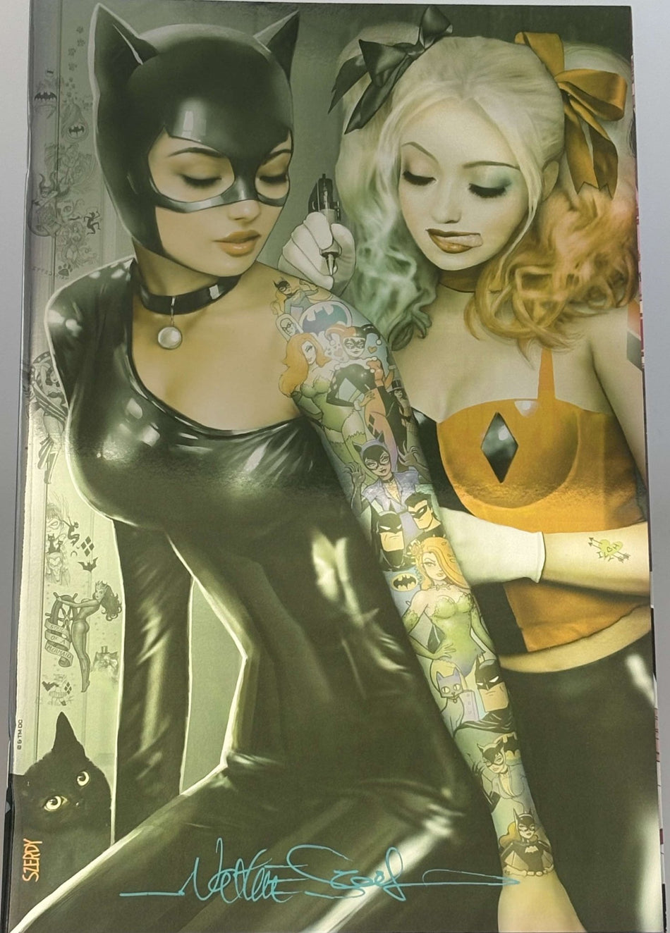 [Signed by Nathan Szerdy] [FOIL] HARLEY QUINN 31 NATHAN SZERDY (616) EXCLUSIVE CATWOMAN TATTOO FOIL VIRGIN VAR [IN STOCK] - East Coast Comics