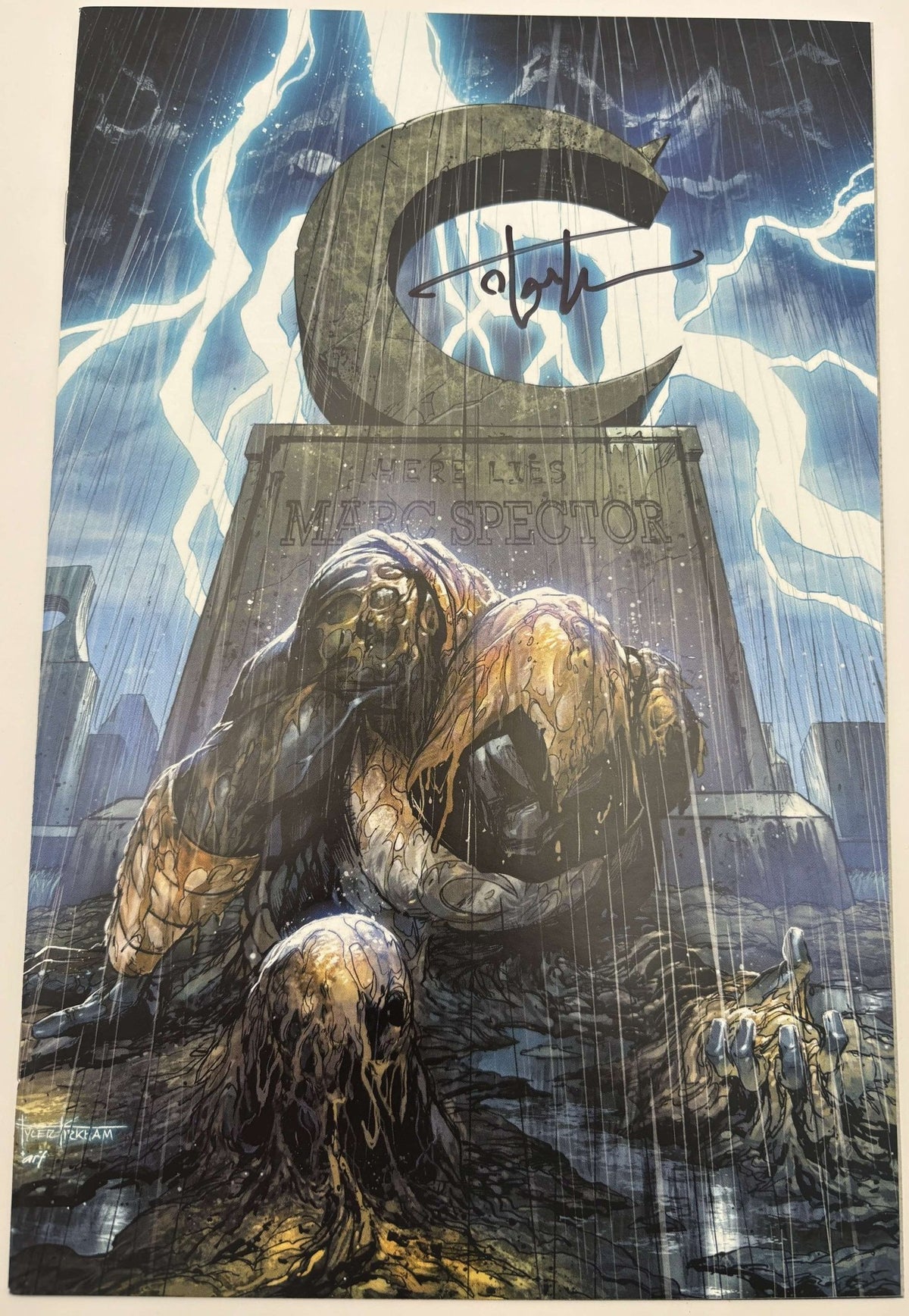 [Signed by Tyler Kirkham] MOON KNIGHT 30 UNKNOWN COMICS TYLER KIRKHAM EXCLUSIVE VIRGIN VAR [IN STOCK] - East Coast Comics